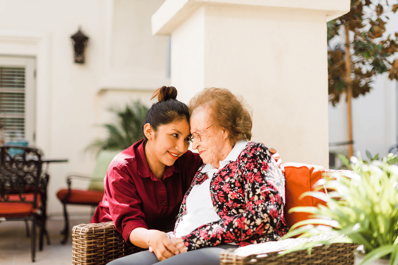 How Positive Approach to Care Methods Help Caregivers with Dementia Behavior